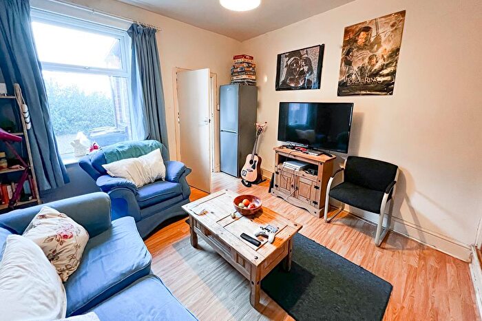 3 Bedroom House To Rent In Mona Road, Crookes, Sheffield, S10