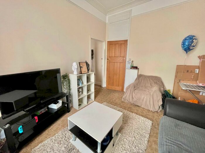 1 Bedroom Flat To Rent In Charminster Road, BH8