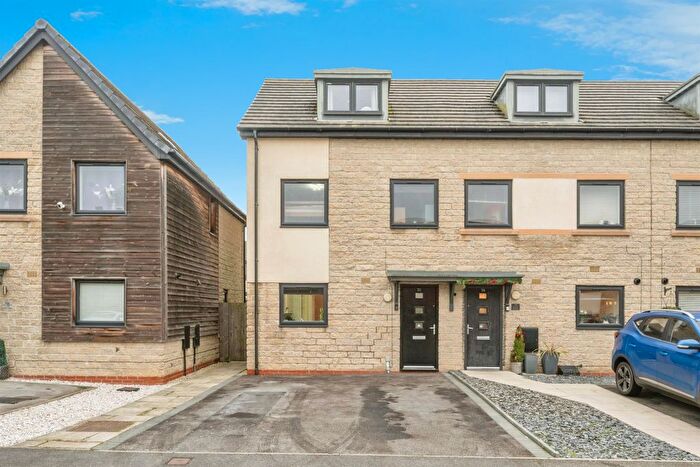 3 Bedroom Property For Sale In Oak Road, Thurnscoe, Rotherham, S63