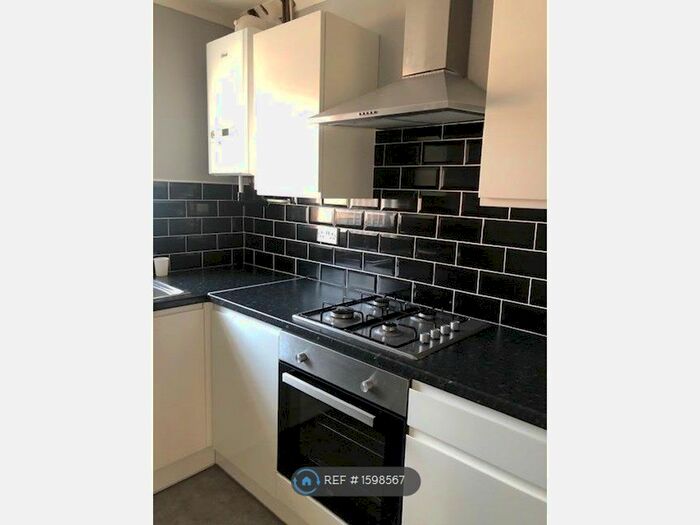 2 Bedroom Bungalow To Rent In Hunter Close, Preston, Hull, HU12