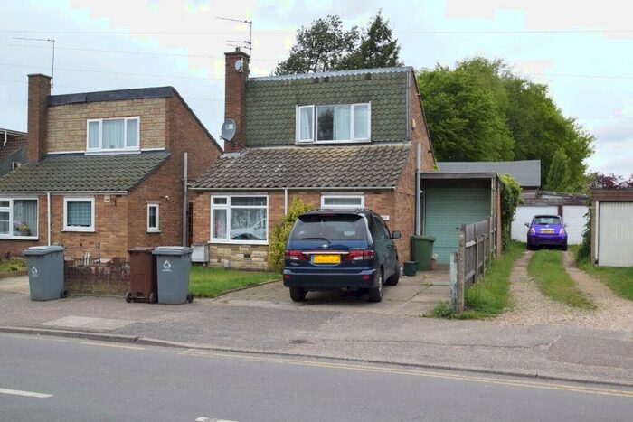 3 Bedroom Bungalow To Rent In Meadow Way, Norwich, NR6