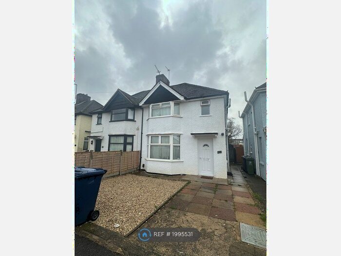 6 Bedroom Semi-Detached House To Rent In Cricket Road, Oxford, OX4