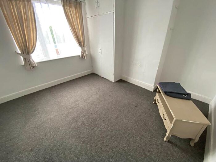 3 Bedroom Flat To Rent In Acacia Road, Bristol, BS16