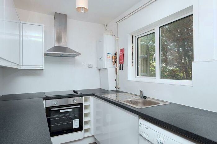 4 Bedroom Semi-Detached House To Rent In Crayford Road, Brighton, BN2