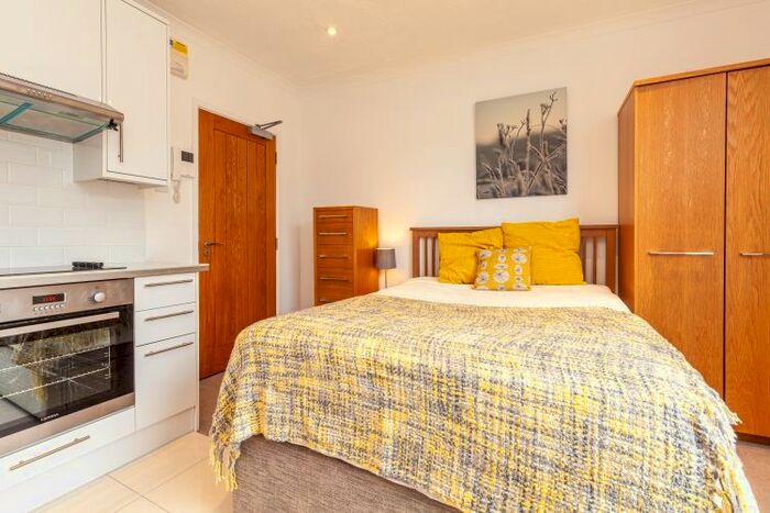 Studio To Rent In St. Clements Street, Oxford, OX4