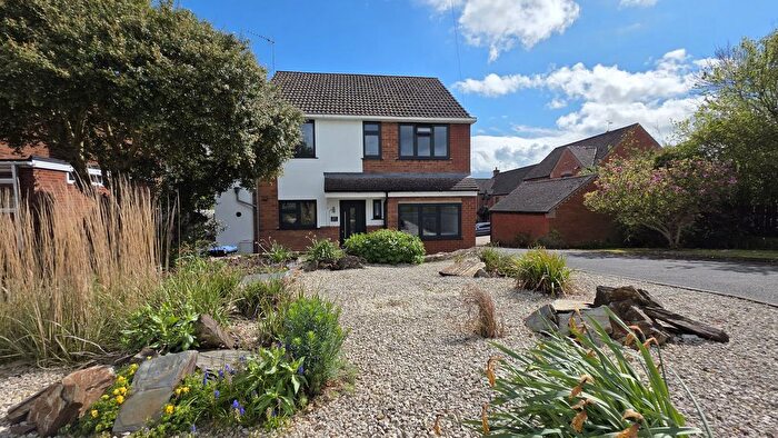 4 Bedroom Detached House For Sale In Abbey Lane, Southam, CV47