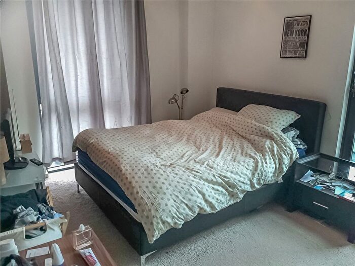 2 Bedroom Flat To Rent In City Point, Chapel Street, City Centre, Salford, M3