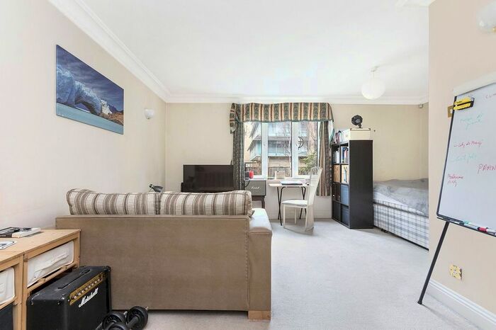 Studio To Rent In Walpole House, Westminster Bridge Road, London, SE1