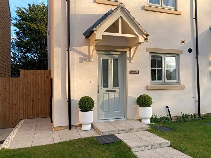 2 Bedroom End Terrace House For Sale In Iris Close, Scarborough, YO13