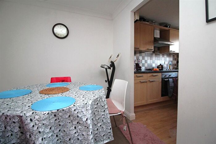 2 Bedroom Flat For Sale In Fellowes Road, Fletton, Peterborough, PE2