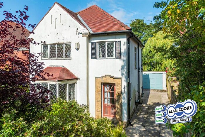 3 Bedroom Detached House For Sale In Wetherby Road, Leeds, LS17