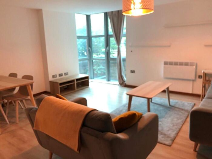 2 Bedroom Apartment To Rent In St George Building, Leeds, LS1