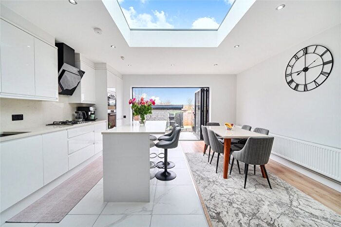 4 Bedroom Terraced House For Sale In Jordan Road, Perivale, Greenford, UB6