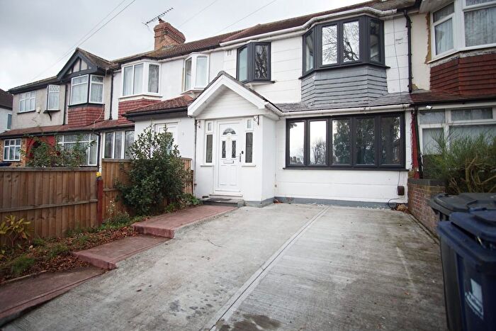 3 Bedroom Semi-Detached House To Rent In Empire Road, Perivale, Greenford, UB6