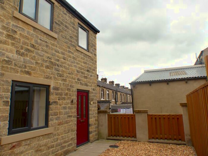 3 Bedroom Town House To Rent In Clitheroe Street Works, Skipton, BD23