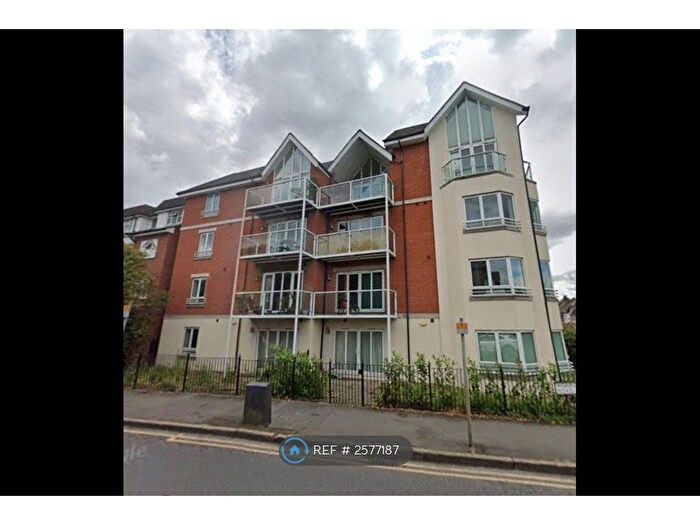 2 Bedroom Flat To Rent In Worple Road, London, SW20