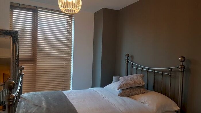 2 Bedroom Apartment To Rent In Candle House Wharf Approach Leeds, LS1