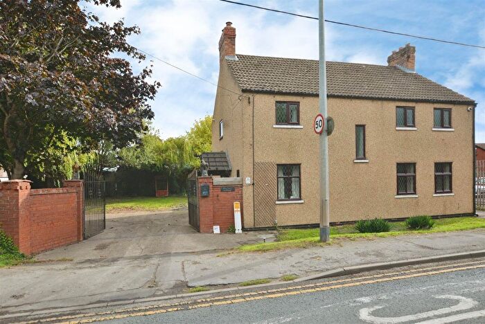 4 Bedroom Detached House To Rent In Scotter Road South, Scunthorpe, DN17