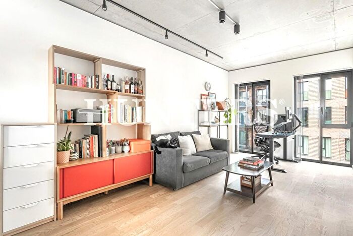 1 Bedroom Flat To Rent In Lawrence Road, Tottenham, London, N15