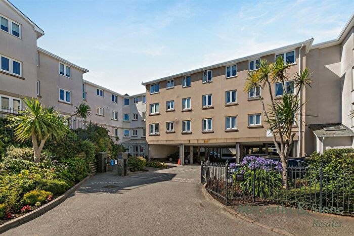 2 Bedroom Flat For Sale In Marina Court, Mount Wise, Newquay, TR7