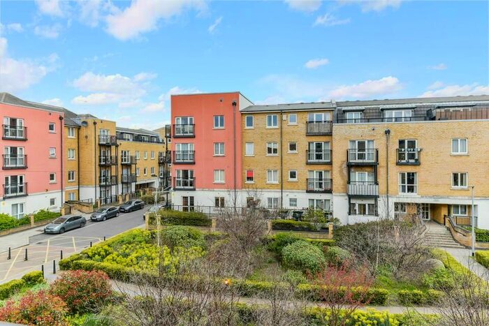 2 Bedroom Flat To Rent In Candle Street, London, E1