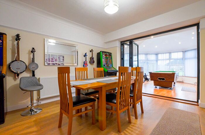 4 Bedroom Flat For Sale In Eastbourne Road, Polegate, BN26