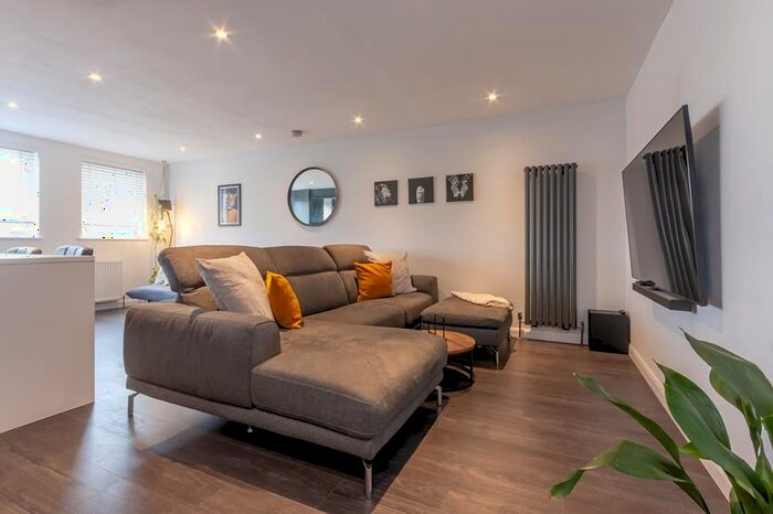 1 Bedroom Flat To Rent In Pitstruan House, Great Western Road, AB10