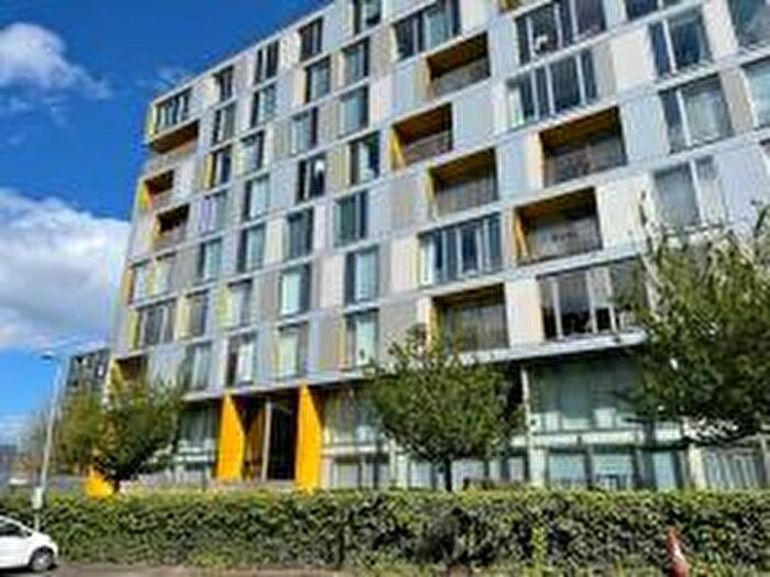 1 Bedroom Apartment To Rent In Saxton, The Avenue, Leeds, LS9