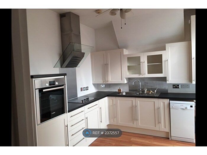 2 Bedroom Flat To Rent In Louisville Road, London, SW17