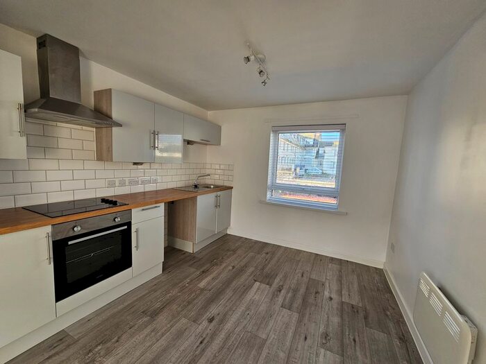 2 Bedroom Flat To Rent In Adelphi Lane, Paignton, TQ4