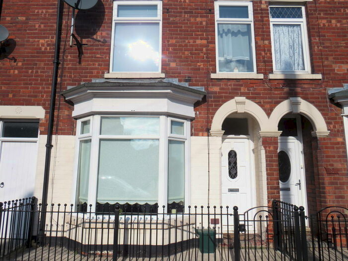 3 Bedroom House To Rent In Estcourt Street, Hull, HU9