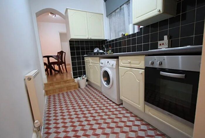 2 Bedroom Flat To Rent In Brighton Road, South Croydon, CR2