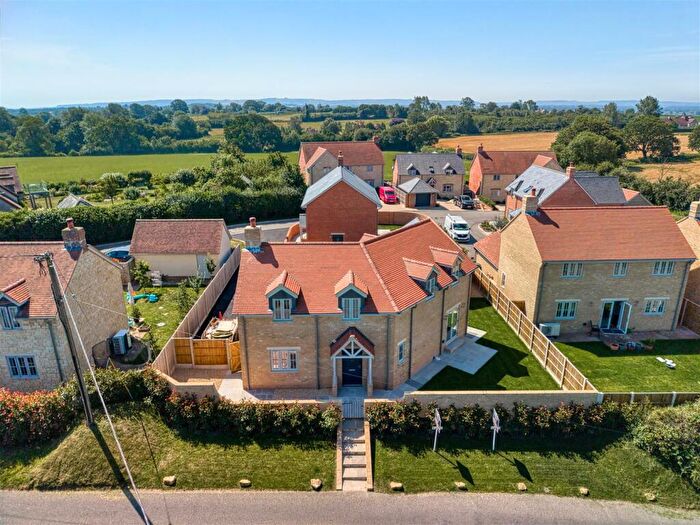 4 Bedroom Detached House For Sale In New Street, Marnhull, DT10