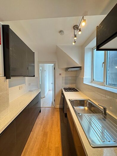 4 Bedroom Semi Detached House To Rent In Angus Gardens, London, NW9