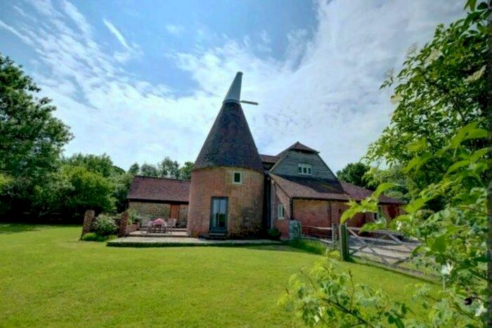 4 Bedroom Property To Rent In Meres Lane, Mayfield, TN20