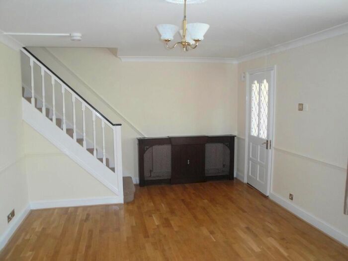 5 Bedroom Town House To Rent In Fletcher Road, Hainault/Chingwell, IG7