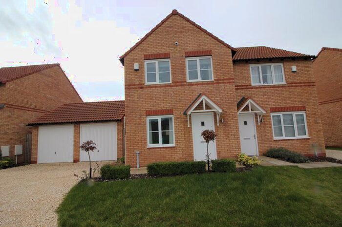 3 Bedroom Semi-Detached House To Rent In Sleepers Close, New Ollerton, Newark, NG22