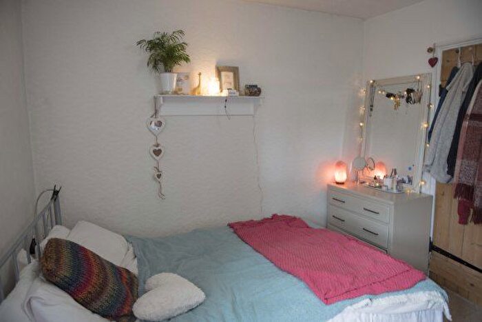 3 Bedroom Terraced House To Rent In Victoria Road, Farnham, Surrey, GU9