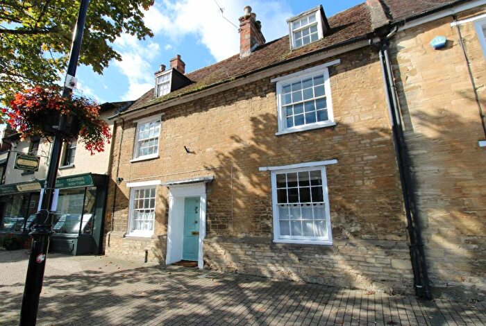 5 Bedroom Character Property To Rent In High Street, Olney, MK46