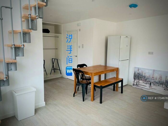 Studio To Rent In High Street, Cranfield, MK43