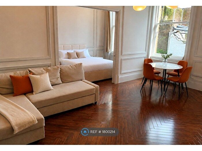 1 Bedroom Flat To Rent In Redcliffe Square, London, SW10