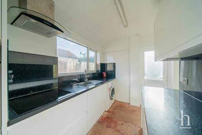 3 Bedroom Semi-Detached House For Sale In Warwick Road, Upton, CH49