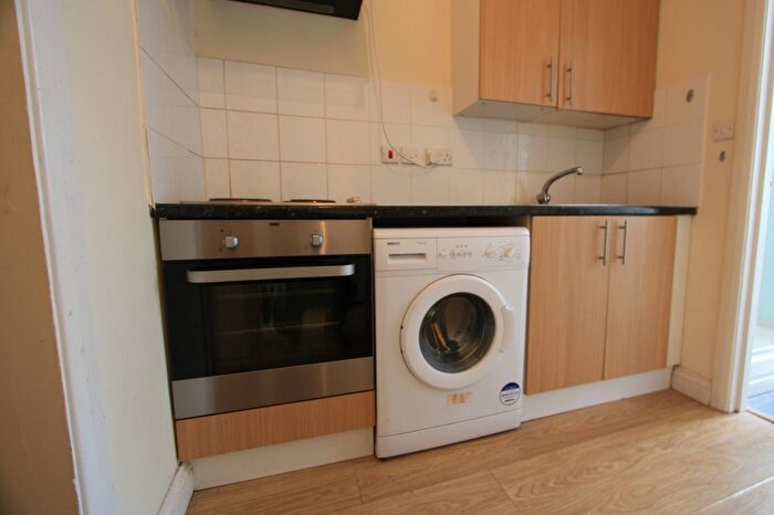 Studio To Rent In North End Road, Fulham, SW6