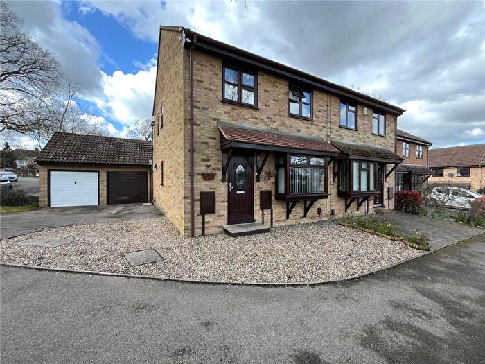 3 Bedroom End Of Terrace House For Sale In Moonstone Drive, Lordswood, Kent, ME5