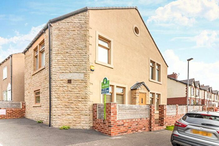 4 Bedroom Detached House To Rent In Bloomfield Road, Darton, Barnsley, South Yorkshire, S75