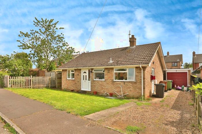 2 Bedroom Detached Bungalow For Sale In St. Marys Close, Alpington, Norwich, NR14