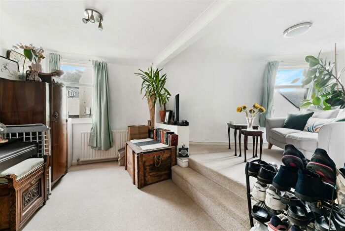 1 Bedroom Flat For Sale In High Street, Ewell, Epsom, KT17