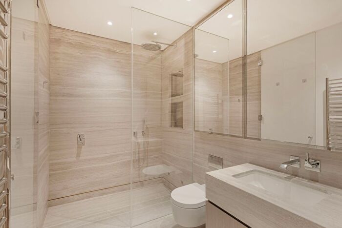 3 Bedroom Flat To Rent In Cheval Place, Knightsbridge, London, United Kingdom, SW7