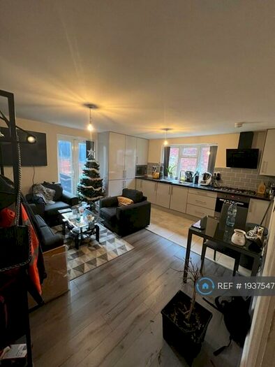 Studio To Rent In Claypit Lane, West Bromwich, B70