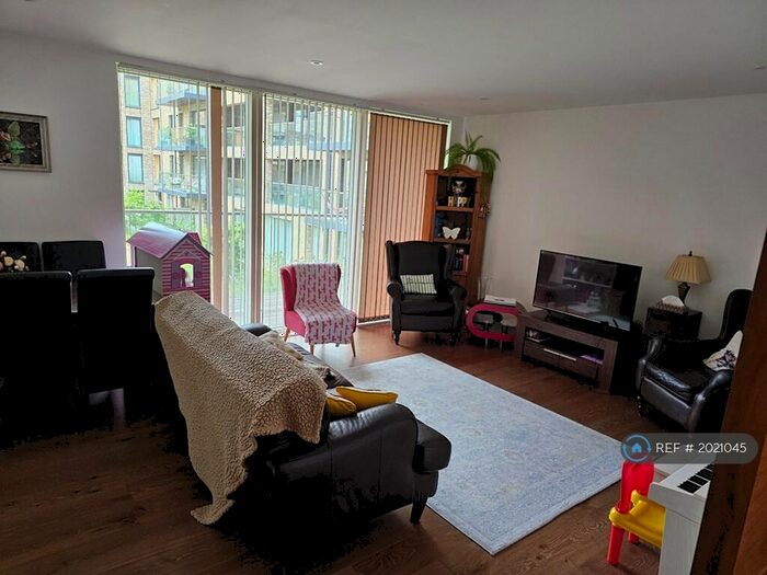 2 Bedroom Flat To Rent In Merlin Court, London, SE3